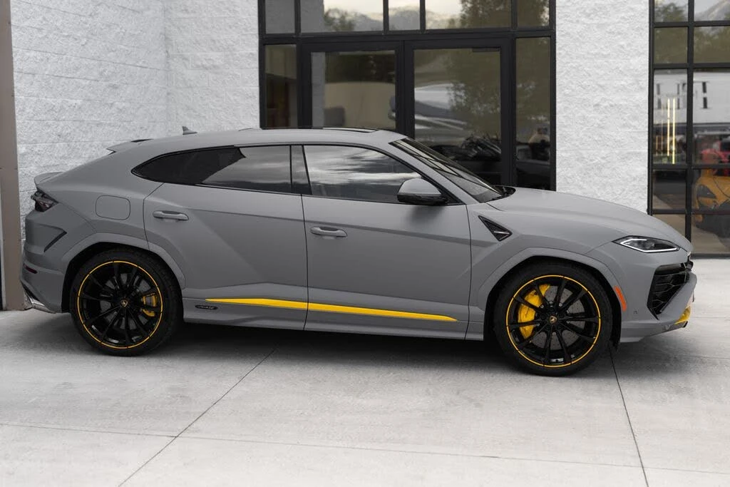 2026 Lamborghini Urus SE - Image 7 of 31