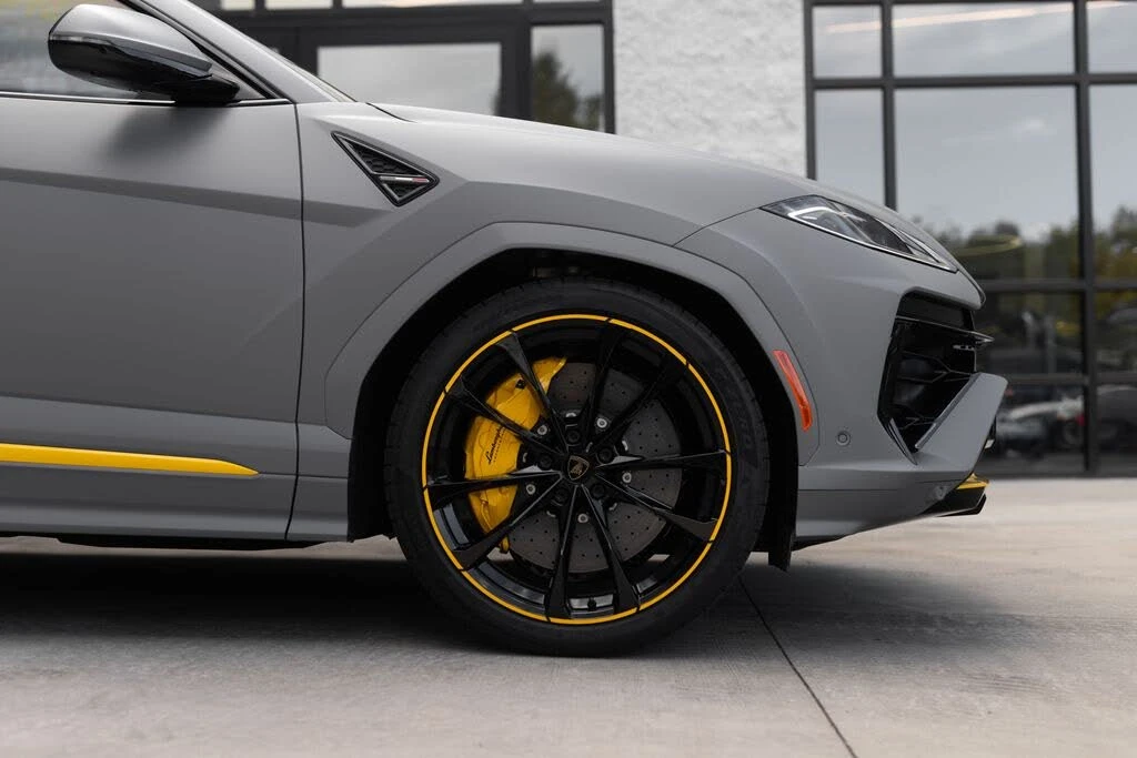 2026 Lamborghini Urus SE - Image 8 of 31