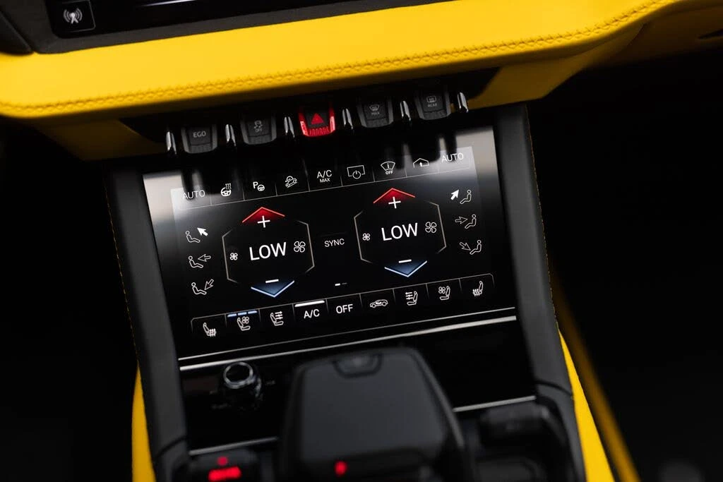 2026 Lamborghini Urus SE - Image 28 of 31