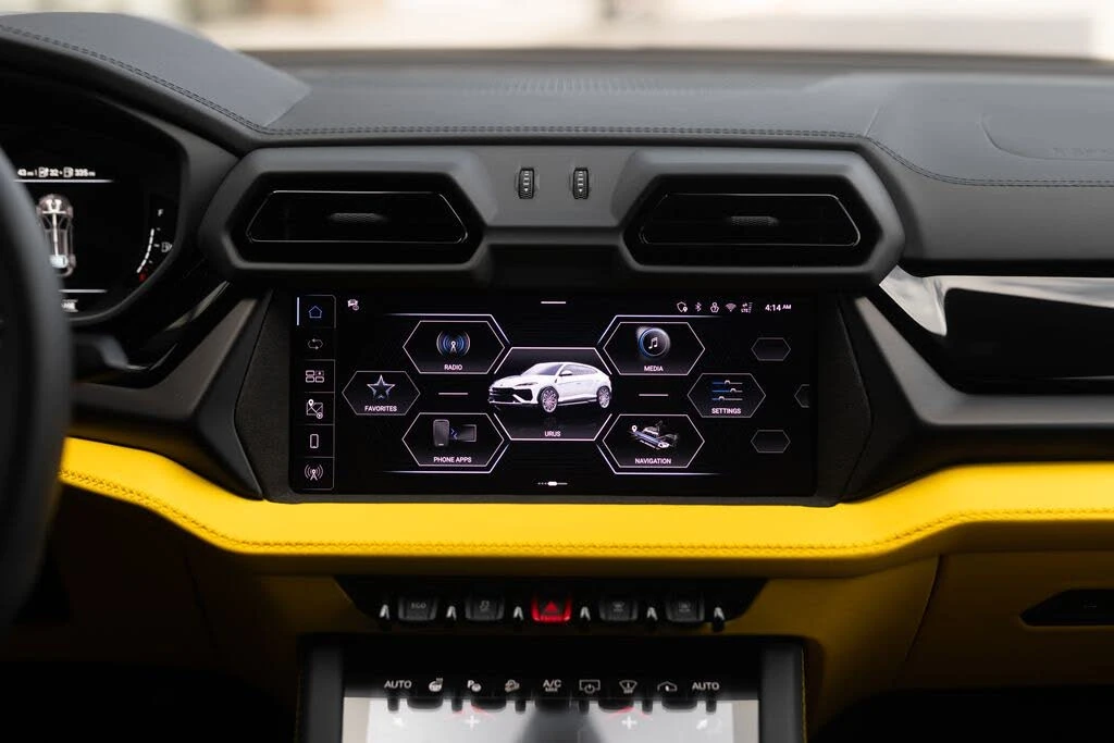 2026 Lamborghini Urus SE - Image 26 of 31