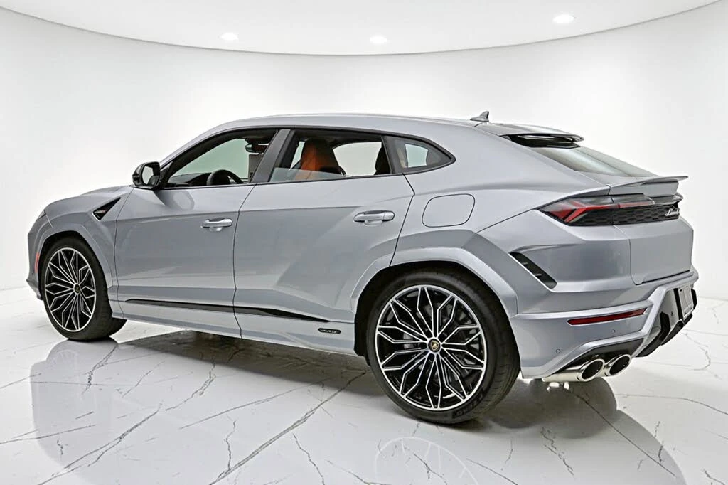 2026 Lamborghini Urus SE - Image 9 of 31
