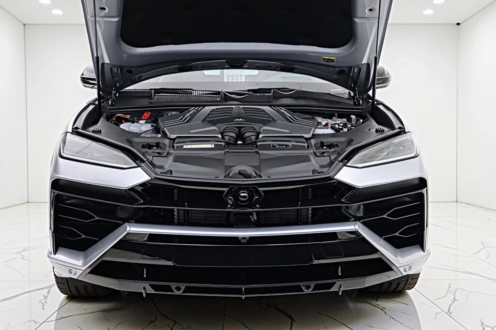 2026 Lamborghini Urus SE - Image 29 of 31