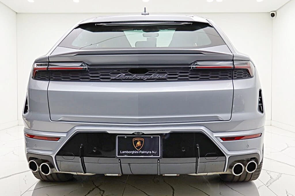 2026 Lamborghini Urus SE - Image 12 of 31