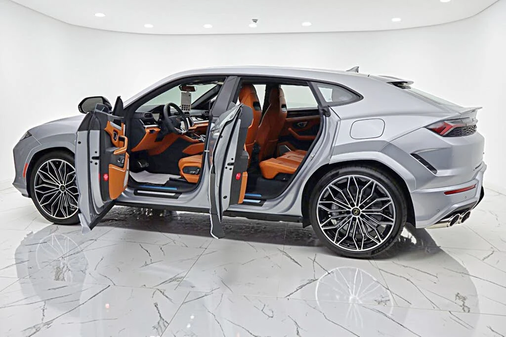 2026 Lamborghini Urus SE - Image 5 of 31