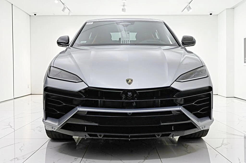 2026 Lamborghini Urus SE - Image 22 of 31