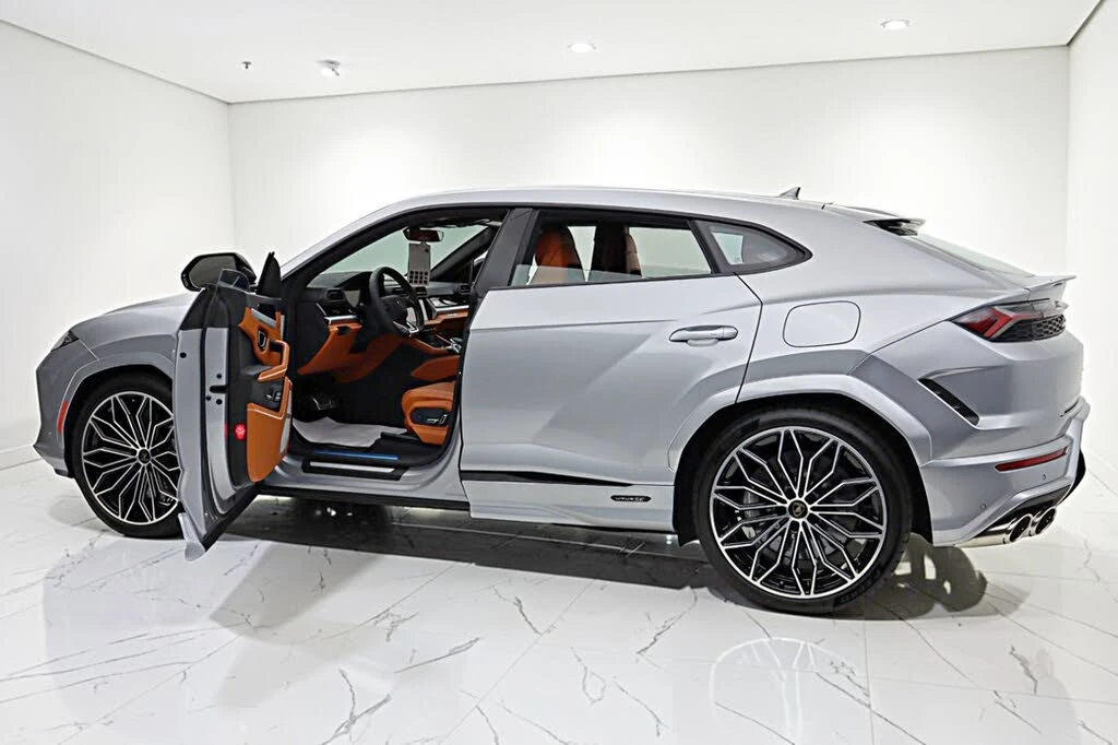 2026 Lamborghini Urus SE - Image 8 of 31