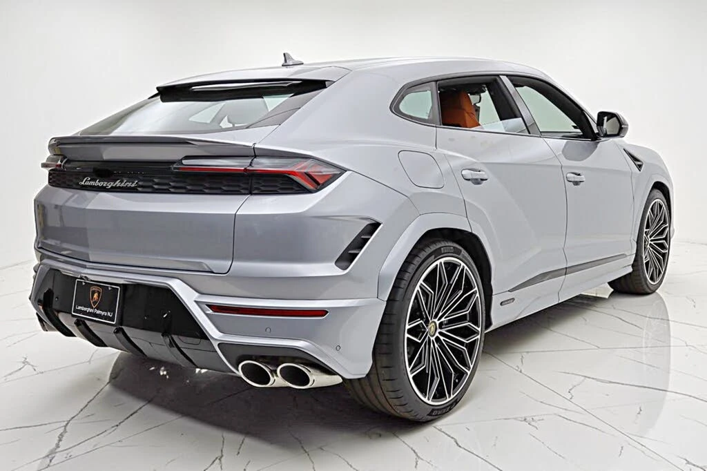 2026 Lamborghini Urus SE - Image 16 of 31