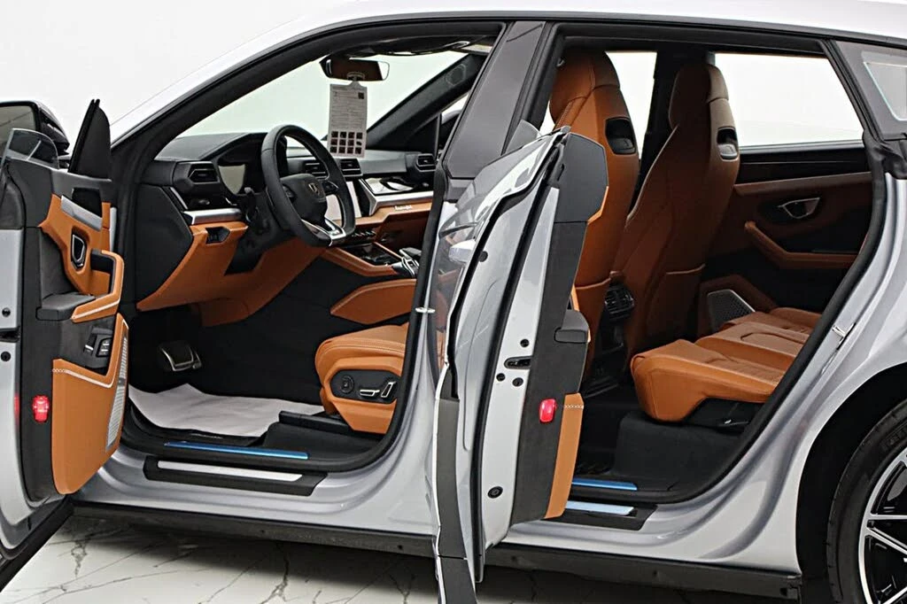 2026 Lamborghini Urus SE - Image 6 of 31