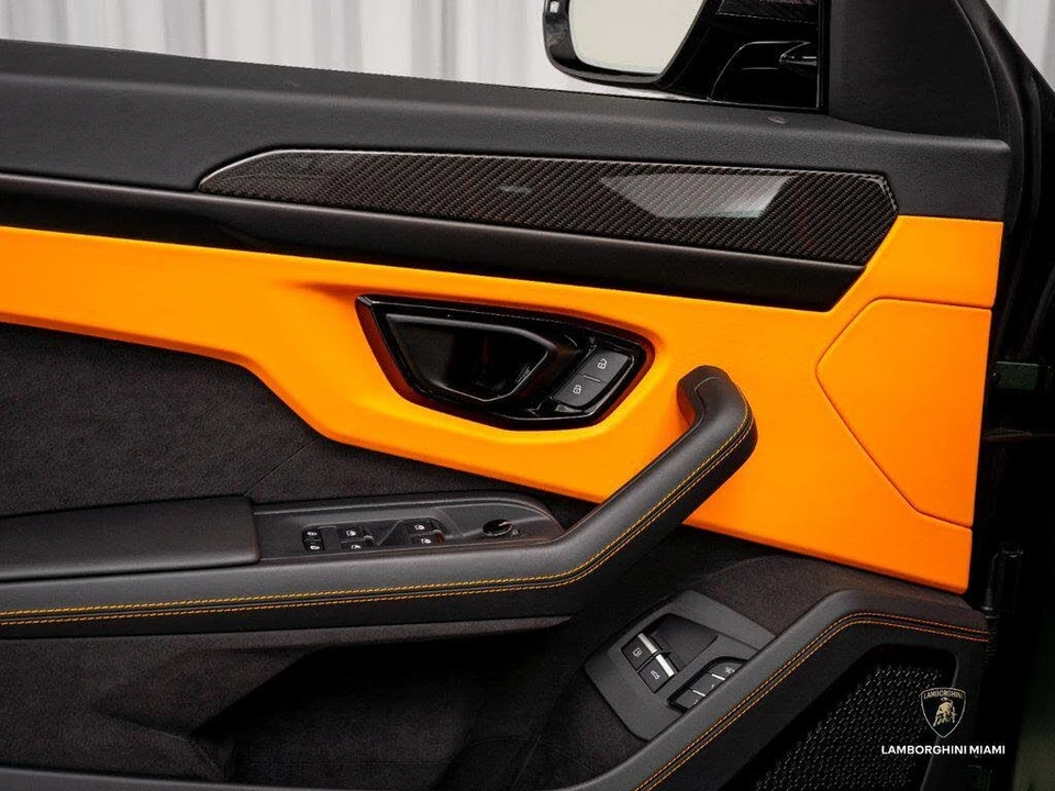 2026 Lamborghini Urus SE - Image 25 of 31