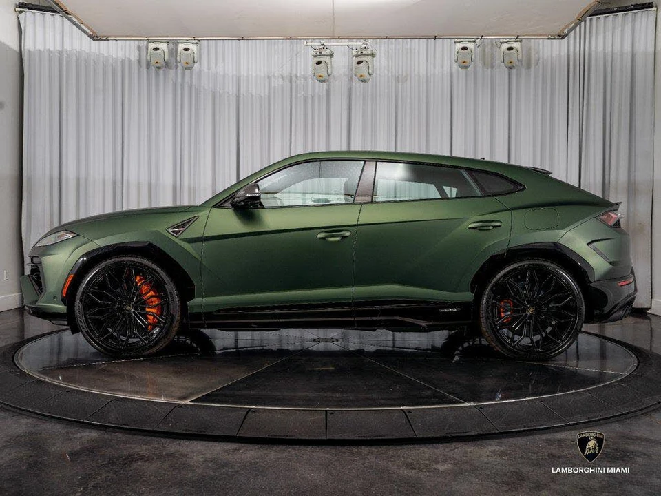 2026 Lamborghini Urus SE - Image 10 of 31