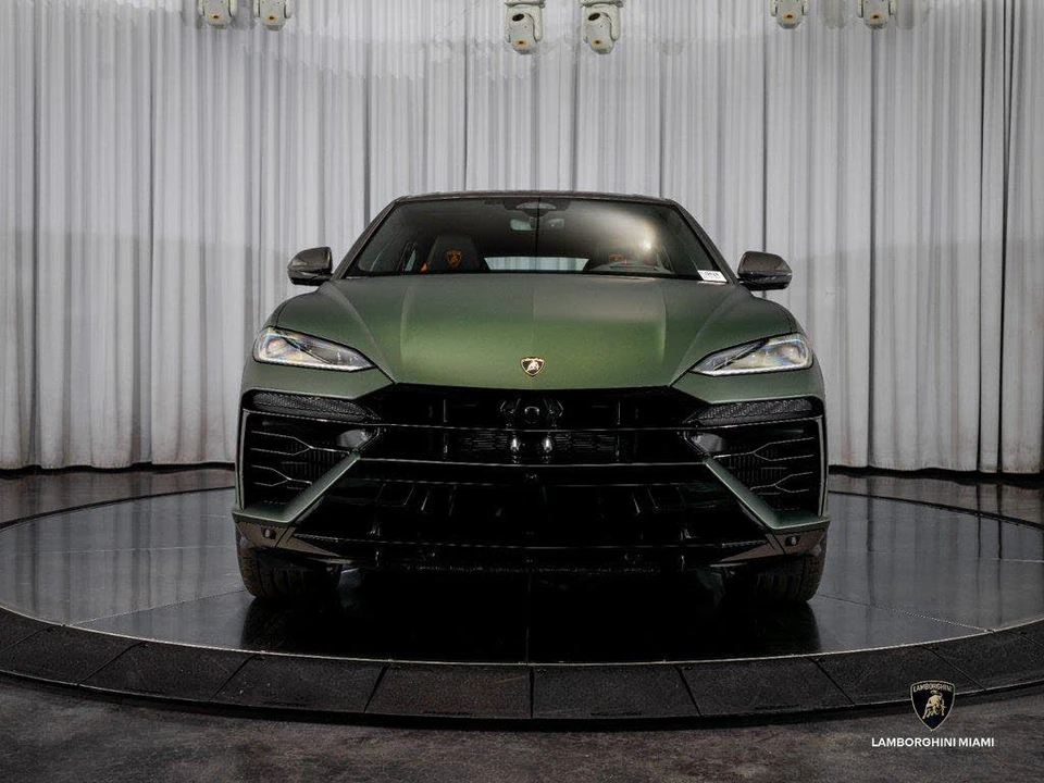 2026 Lamborghini Urus SE - Image 2 of 31