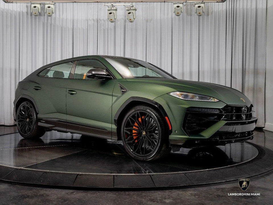 2026 Lamborghini Urus SE - Image 23 of 31