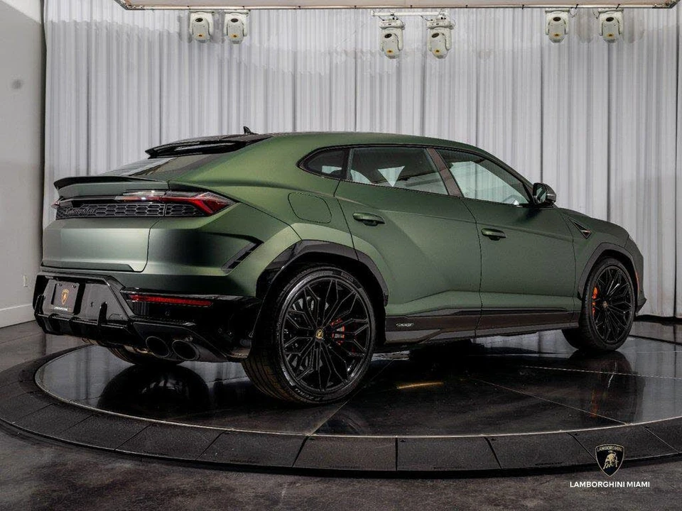 2026 Lamborghini Urus SE - Image 18 of 31