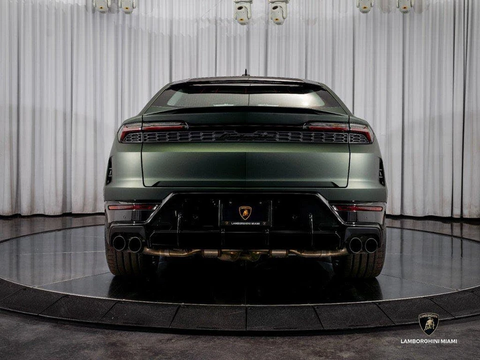 2026 Lamborghini Urus SE - Image 15 of 31