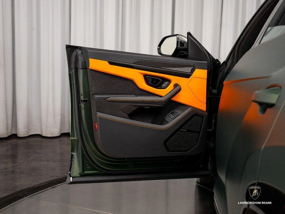 2026 Lamborghini Urus SE - Image 24 of 31