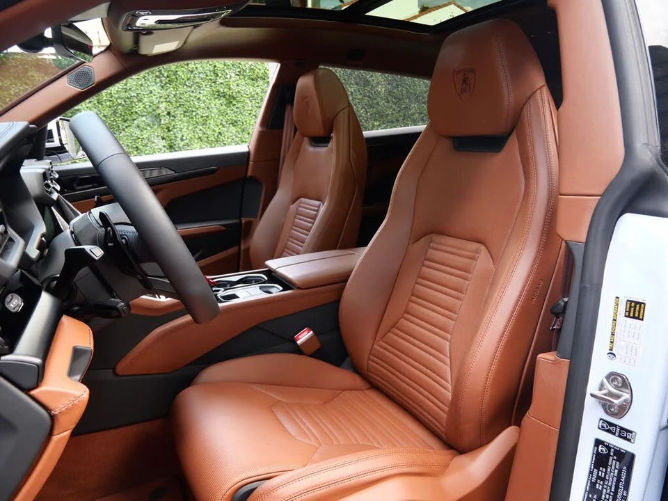 2026 Lamborghini Urus SE - Image 20 of 28