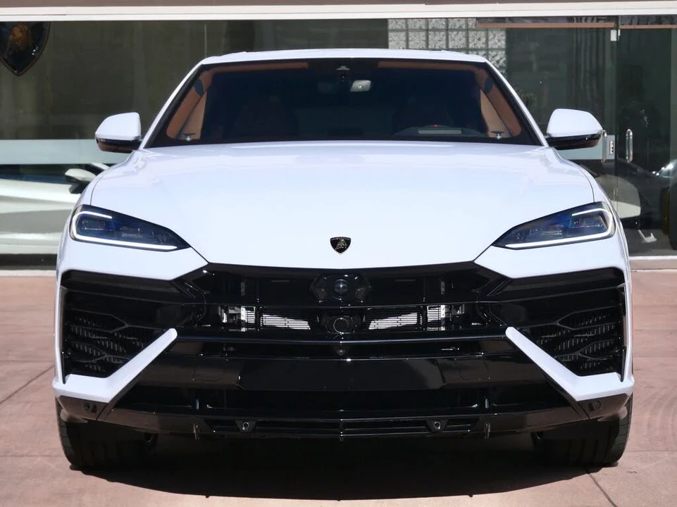 2026 Lamborghini Urus SE - Image 5 of 28