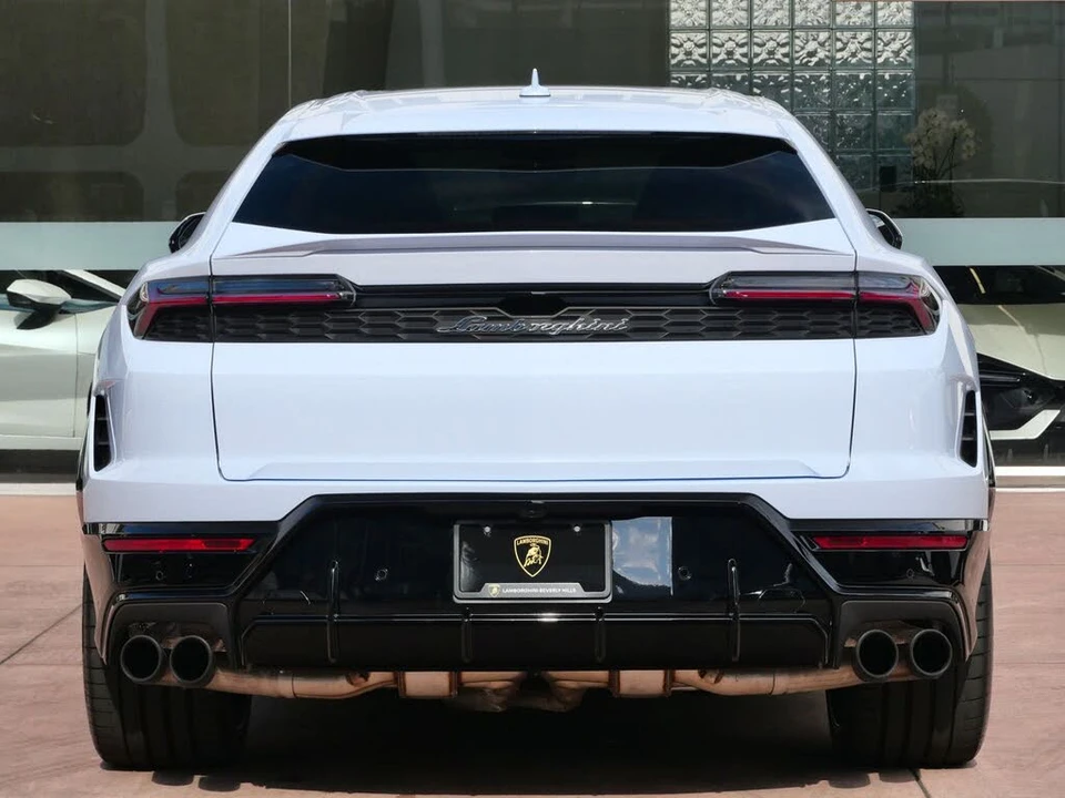 2026 Lamborghini Urus SE - Image 4 of 28