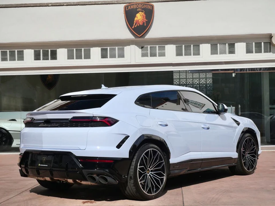 2026 Lamborghini Urus SE - Image 3 of 28