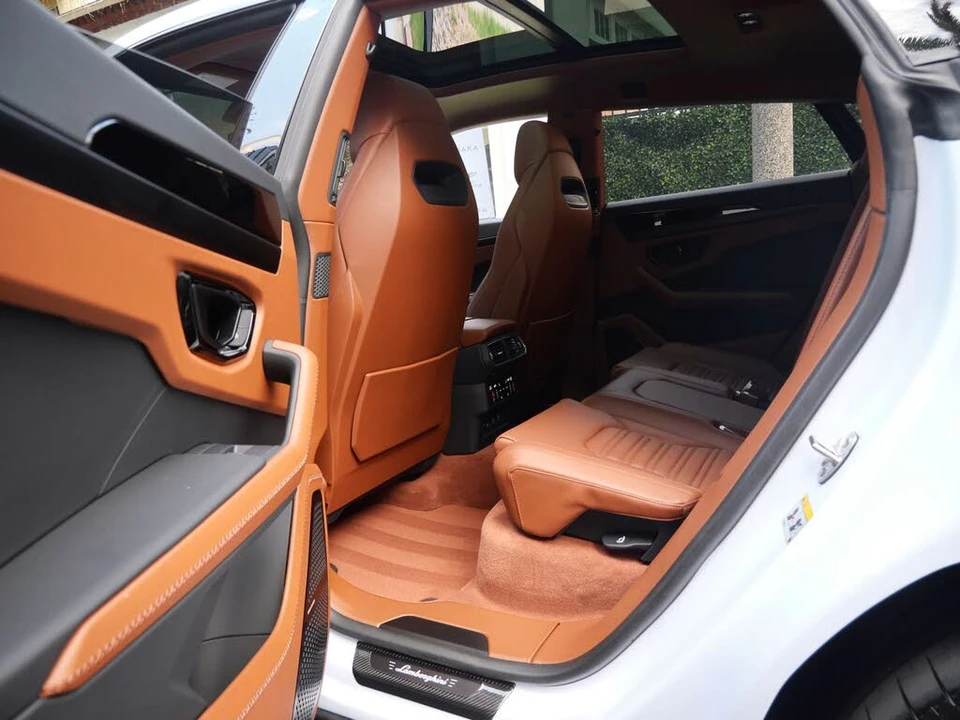 2026 Lamborghini Urus SE - Image 21 of 28