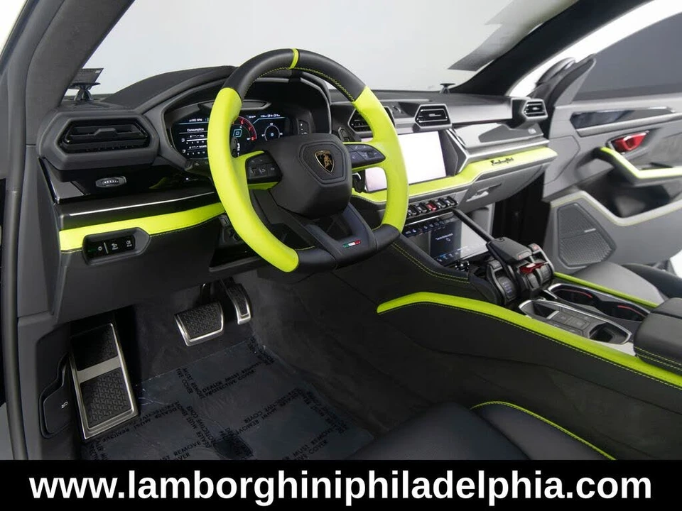 2026 Lamborghini Urus SE - Image 11 of 31