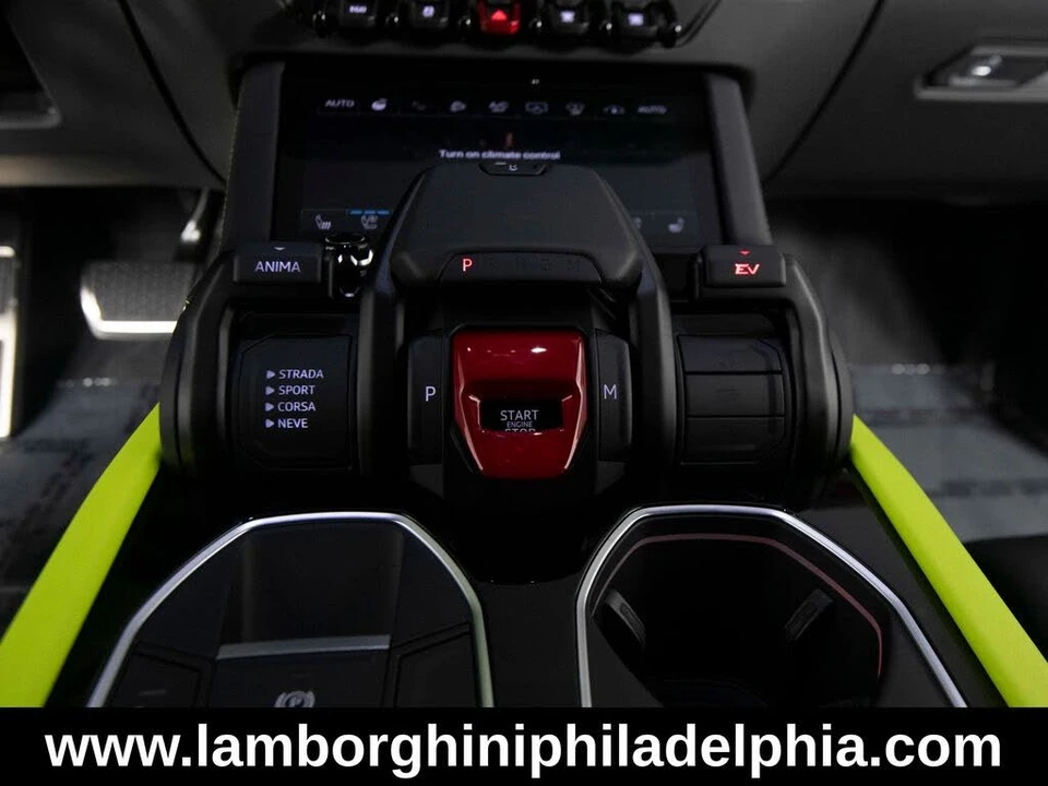 2026 Lamborghini Urus SE - Image 27 of 31