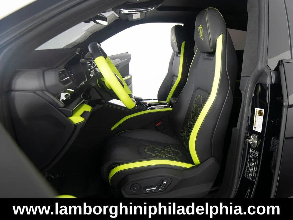 2026 Lamborghini Urus SE - Image 10 of 31
