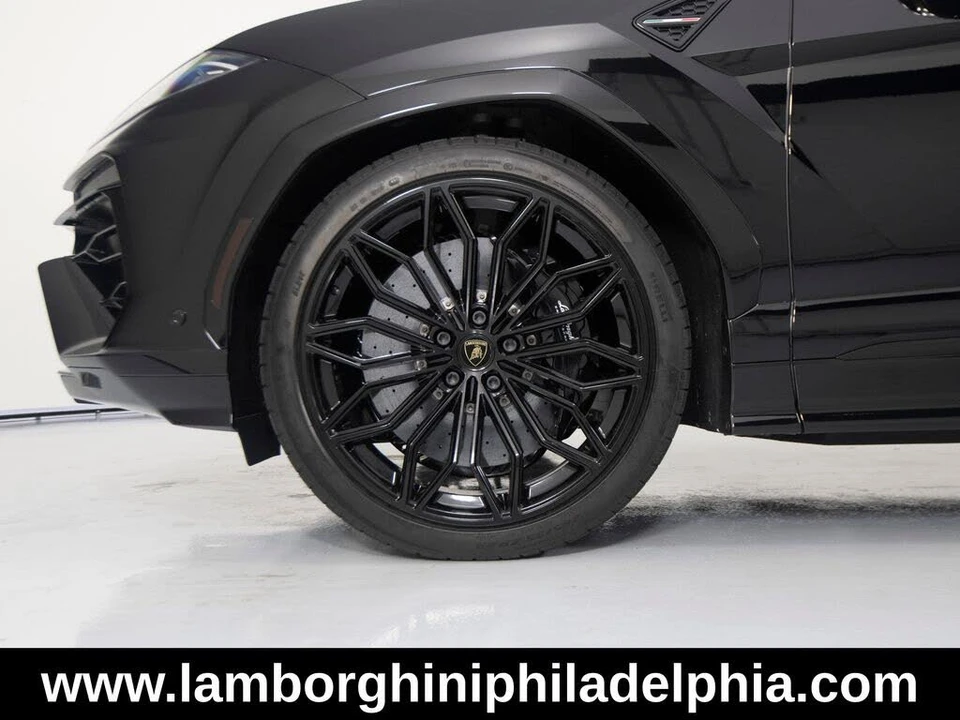 2026 Lamborghini Urus SE - Image 9 of 31