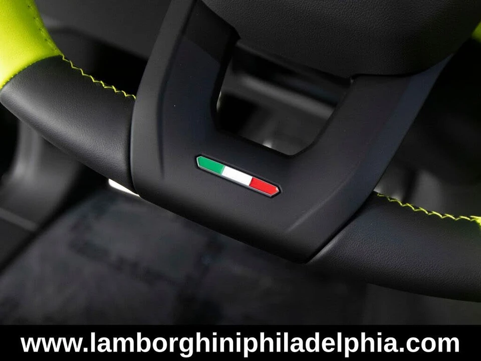 2026 Lamborghini Urus SE - Image 23 of 31