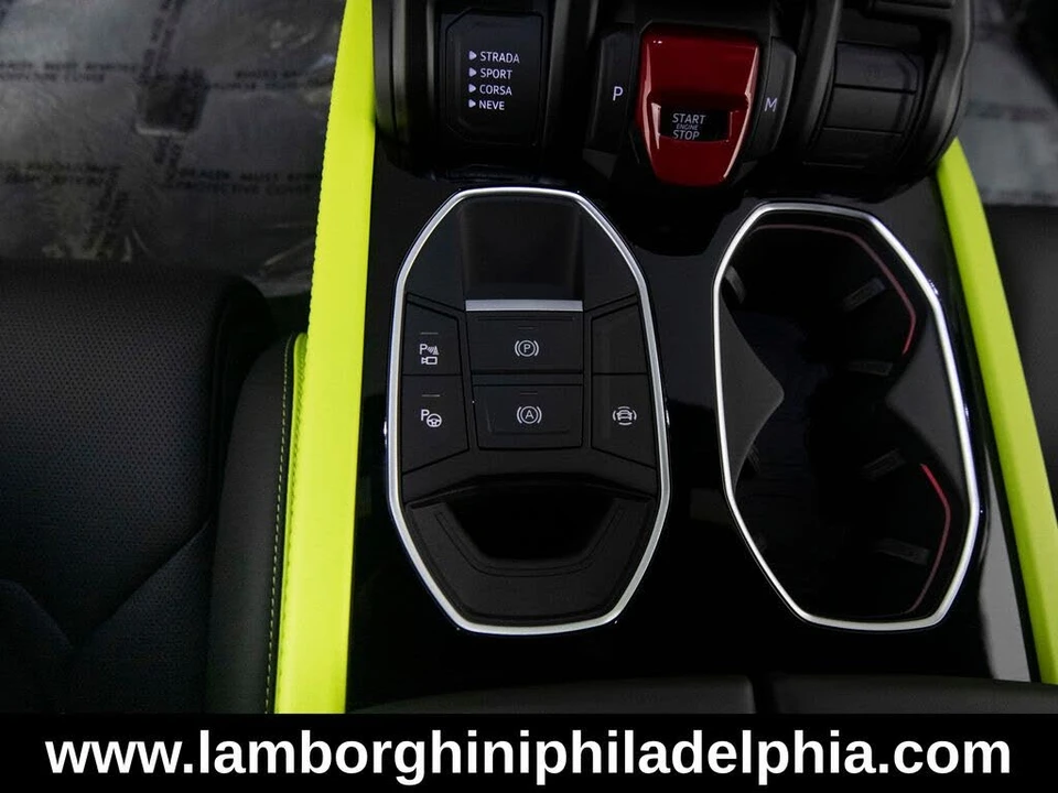 2026 Lamborghini Urus SE - Image 28 of 31