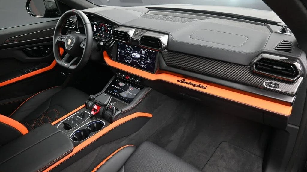 2026 Lamborghini Urus SE - Image 16 of 28