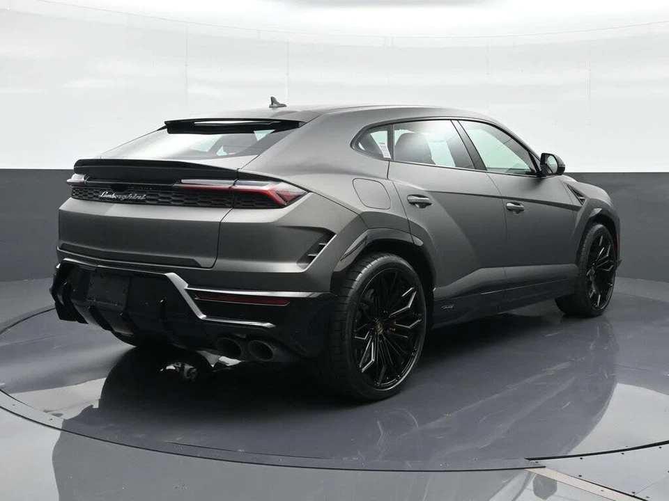 2026 Lamborghini Urus SE - Image 13 of 28