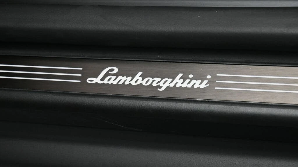 2026 Lamborghini Urus SE - Image 22 of 28