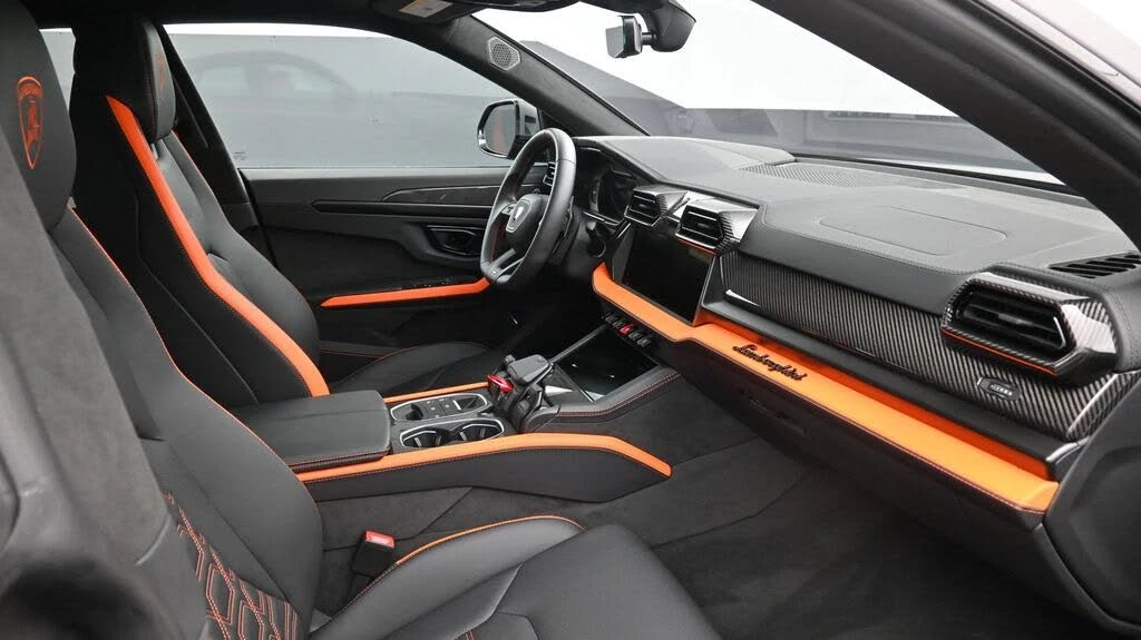 2026 Lamborghini Urus SE - Image 2 of 28