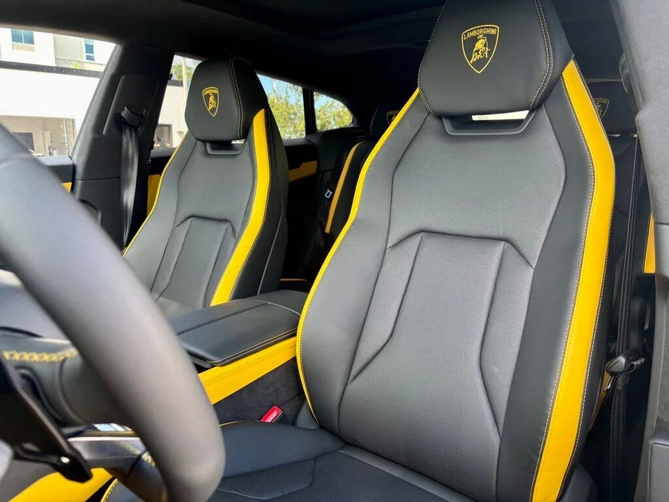 2026 Lamborghini Urus SE - Image 19 of 31