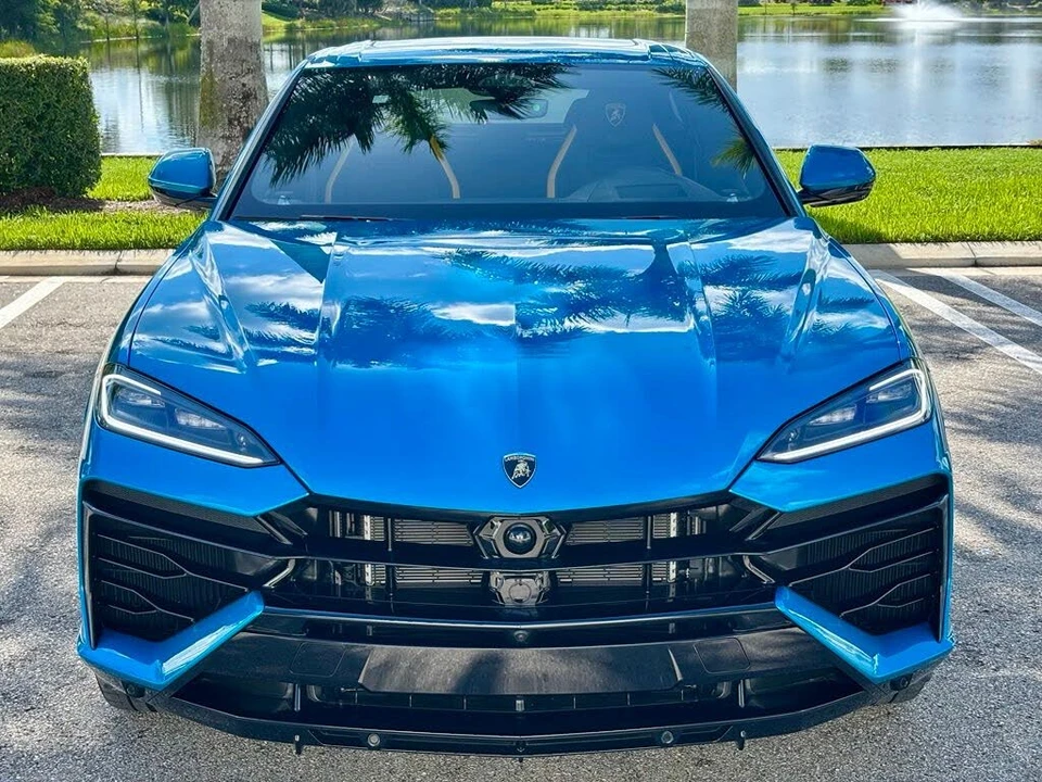 2026 Lamborghini Urus SE - Image 2 of 31