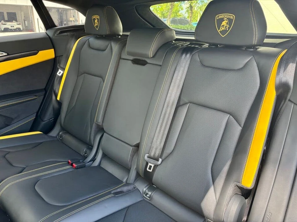 2026 Lamborghini Urus SE - Image 22 of 31