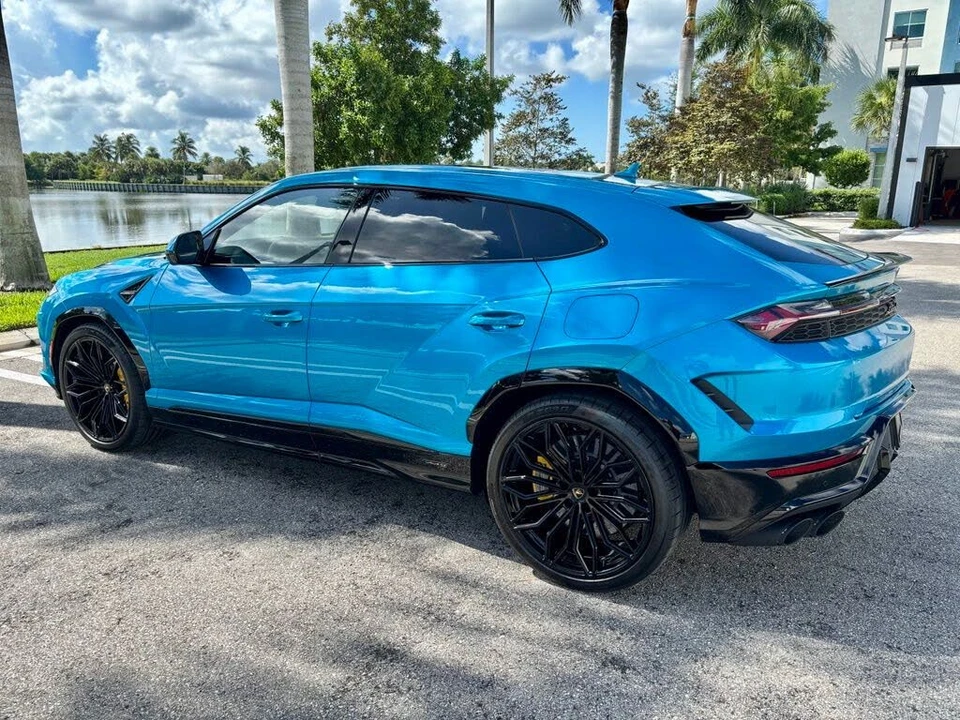 2026 Lamborghini Urus SE - Image 9 of 31