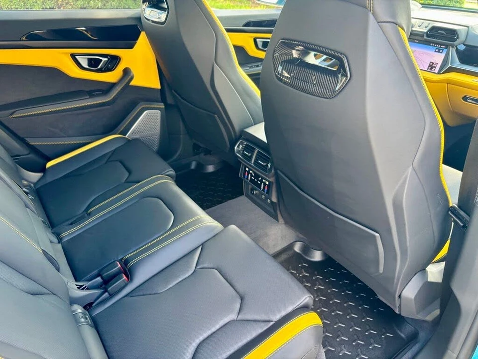 2026 Lamborghini Urus SE - Image 28 of 31