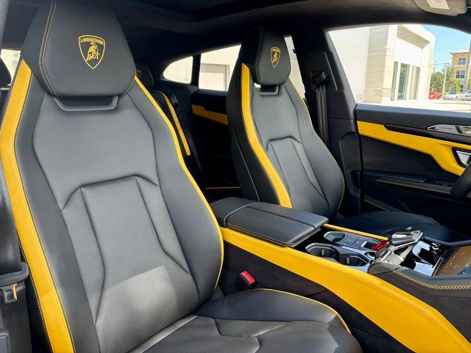 2026 Lamborghini Urus SE - Image 26 of 31