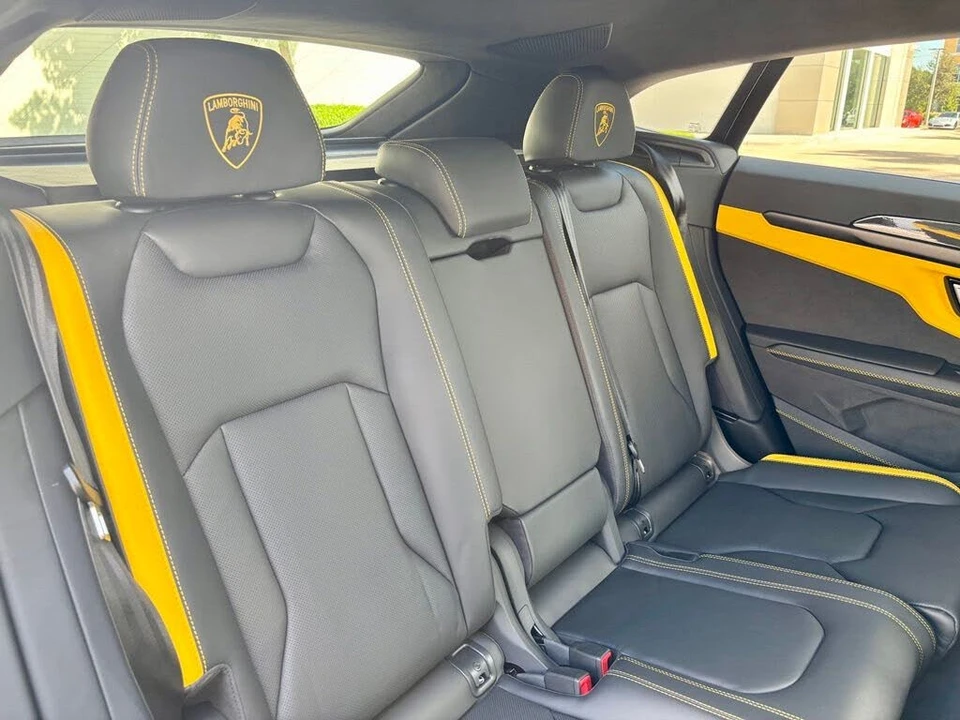 2026 Lamborghini Urus SE - Image 29 of 31