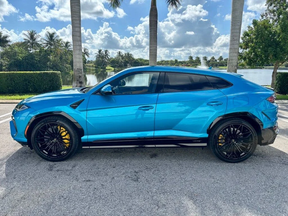 2026 Lamborghini Urus SE - Image 10 of 31