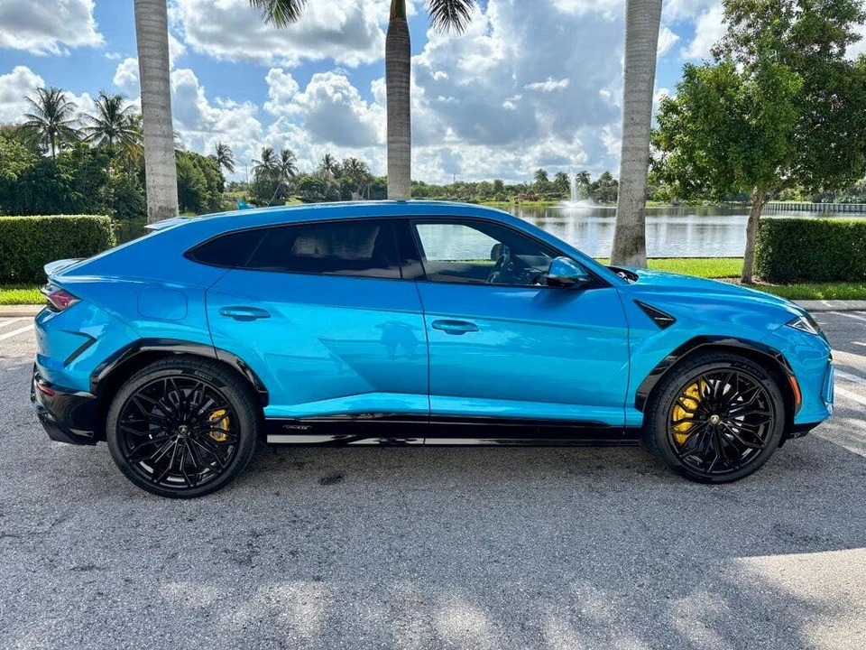 2026 Lamborghini Urus SE - Image 5 of 31