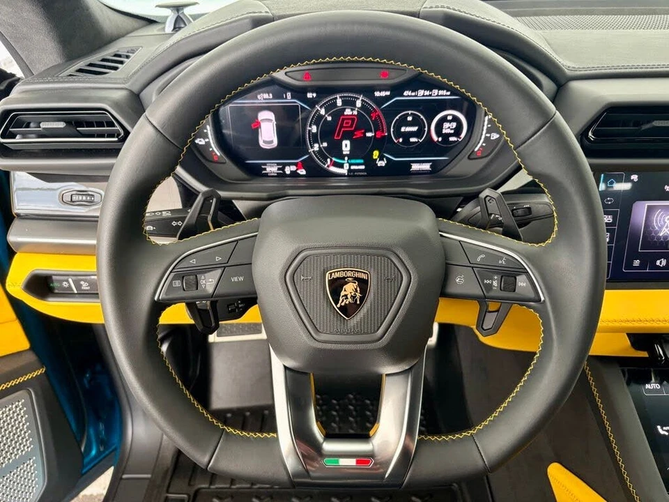 2026 Lamborghini Urus SE - Image 13 of 31