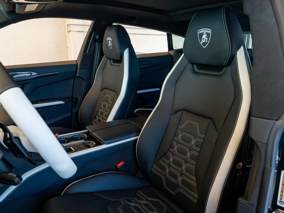 2026 Lamborghini Urus SE - Image 11 of 31