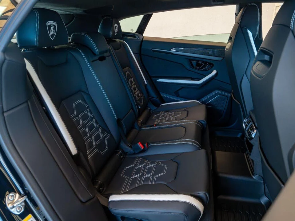 2026 Lamborghini Urus SE - Image 29 of 31