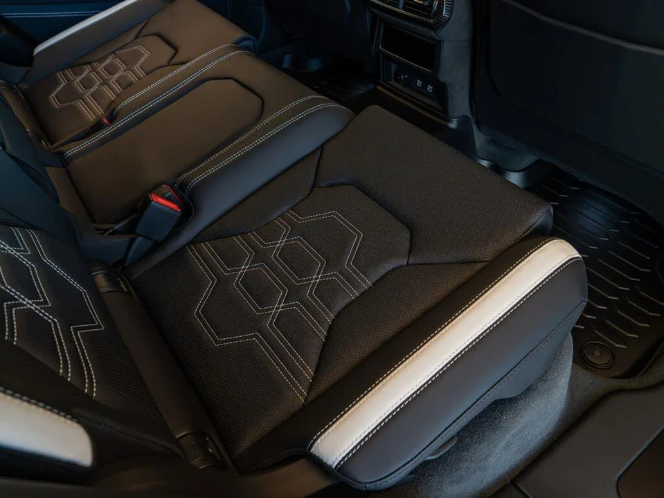 2026 Lamborghini Urus SE - Image 31 of 31