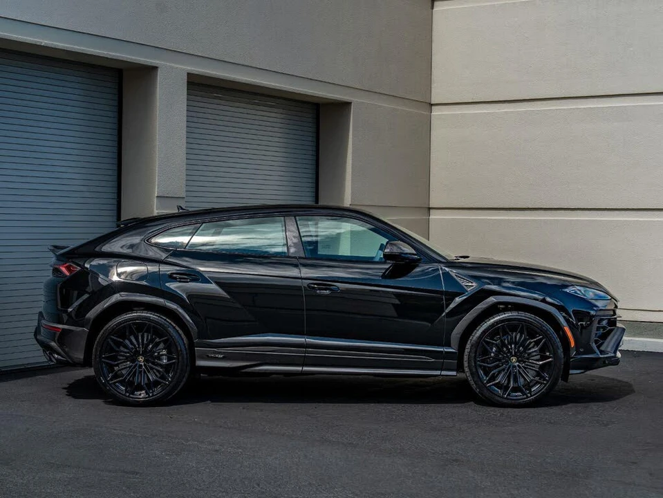 2026 Lamborghini Urus SE - Image 4 of 31