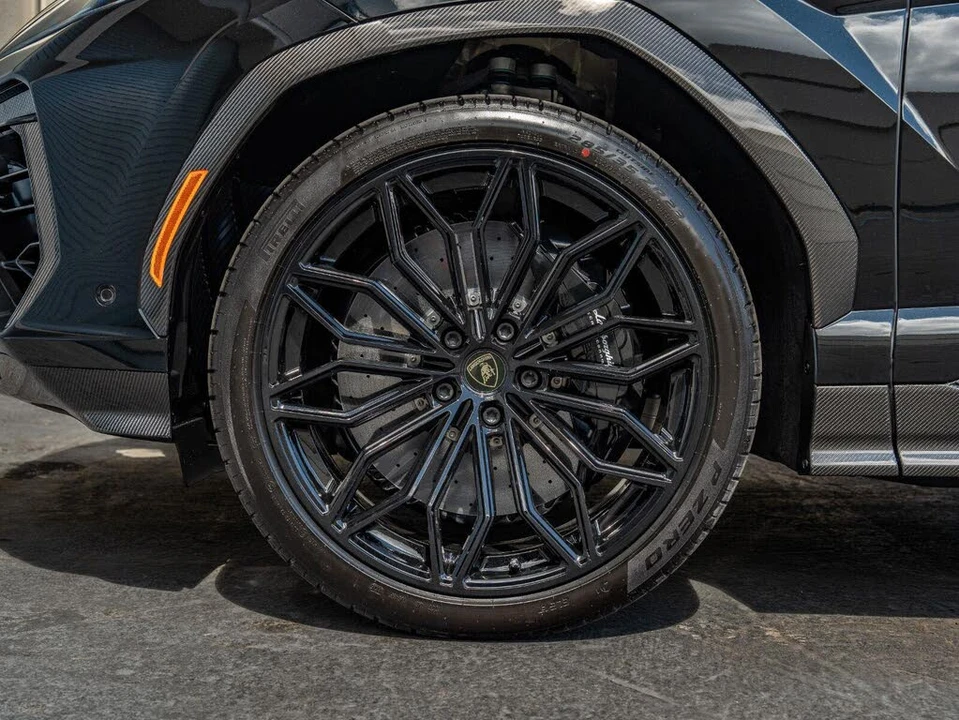 2026 Lamborghini Urus SE - Image 7 of 31