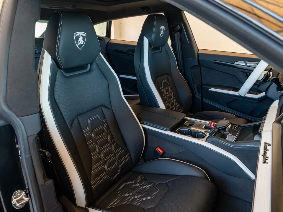 2026 Lamborghini Urus SE - Image 21 of 31